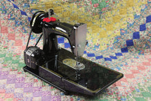 Load image into Gallery viewer, Singer Featherweight 222K Sewing Machine, ER0231**CH