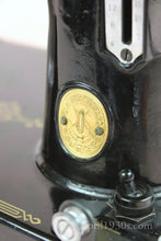 Load image into Gallery viewer, Singer Featherweight 221K Sewing Machine, French EF908***