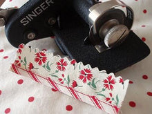 Load image into Gallery viewer, Pinker / Pinking Blade, Singer (Vintage Original)