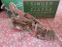 Load image into Gallery viewer, ZigZag Adjustable Attachment, Singer Featherweight (Vintage Original)