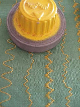 Load image into Gallery viewer, Stitch Patterns, Singer Automatic Zigzagger (Vintage Original)