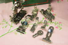 Load image into Gallery viewer, Singer Featherweight 221K Sewing Machine, French EF908***