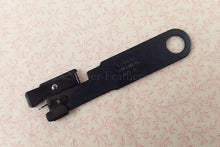 Load image into Gallery viewer, Needle Threader, Singer (Vintage Original)