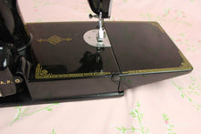 Load image into Gallery viewer, Singer Featherweight 221K Sewing Machine, French EF908***