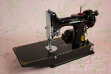 Load image into Gallery viewer, Singer Featherweight 221 Sewing machine, 1933 AD545***