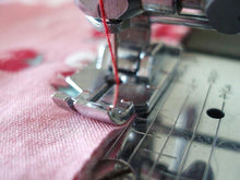Load image into Gallery viewer, Quarter Inch (1/4") Foot, Patchwork Piecing Quilting - SLANT SHANK
