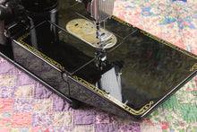 Load image into Gallery viewer, Singer Featherweight 222K Sewing Machine, ER0231**CH