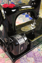 Load image into Gallery viewer, Singer Featherweight 222K Sewing Machine, ER0231**CH