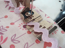 Load image into Gallery viewer, Edge Stitcher, Singer (Vintage Original)