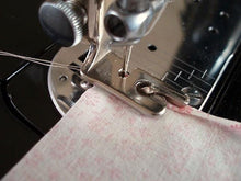 Load image into Gallery viewer, Narrow Rolled Hemmer, 1/8 inch Singer (Vintage Original)