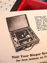 Load image into Gallery viewer, Singer Fashion Aids Attachments Case (Vintage Original)