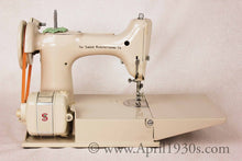 Load image into Gallery viewer, Singer Featherweight 221 Sewing Machine, TAN JE150***