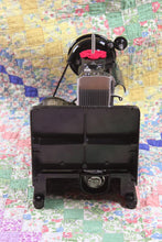 Load image into Gallery viewer, Singer Featherweight 222K Sewing Machine, ER0231**CH