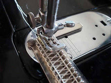 Load image into Gallery viewer, Fagoter Singercraft, Singer (Vintage Original)