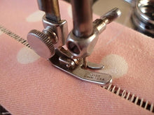 Load image into Gallery viewer, Hemstitching Veining Attachment, Singer (Vintage Original)
