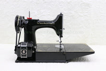 Load image into Gallery viewer, Singer Featherweight 221K Sewing Machine, EH135***