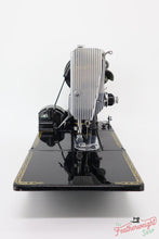 Load image into Gallery viewer, Singer Featherweight 222K Sewing Machine EK632***