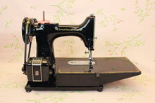 Load image into Gallery viewer, Singer Featherweight 222K Sewing Machine EM602***