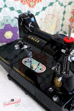Load image into Gallery viewer, Singer Featherweight 222K Sewing Machine EK6285** ORIGINAL CARDBOARD BOX Included