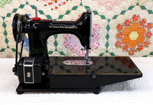 Load image into Gallery viewer, Singer Featherweight 222K Sewing Machine EK632**