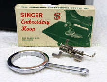Load image into Gallery viewer, Singer Featherweight 222K Sewing Machine EL682***