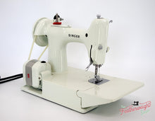 Load image into Gallery viewer, Singer Featherweight 221K Sewing Machine, WHITE EV963***