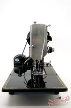 Load image into Gallery viewer, Singer Featherweight 222K Sewing Machine EM960***