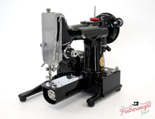 Load image into Gallery viewer, Singer Featherweight 222K Sewing Machine, RED "S" ER9006**