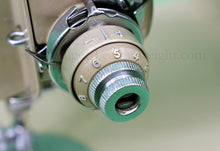 Load image into Gallery viewer, Singer Featherweight 221J Sewing Machine, TAN ES658***