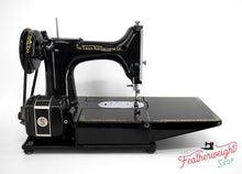 Load image into Gallery viewer, Singer Featherweight 222K Sewing Machine EK6340**