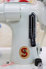 Load image into Gallery viewer, Singer Featherweight 221K Sewing Machine, WHITE EV964***