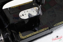 Load image into Gallery viewer, Singer Featherweight 222K Sewing Machine EL184***