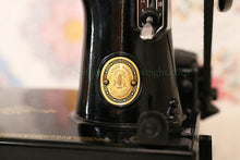 Load image into Gallery viewer, Singer Featherweight 221 Sewing Machine, AL416***