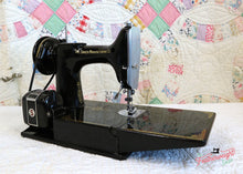 Load image into Gallery viewer, Singer Featherweight 221K Sewing Machine, EH629***
