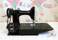 Load image into Gallery viewer, Singer Featherweight 221K Sewing Machine, EH629***