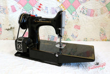 Load image into Gallery viewer, Singer Featherweight 221 Sewing machine, 1935 AD880***