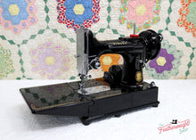 Load image into Gallery viewer, Singer Featherweight 222K Sewing Machine EK6362**