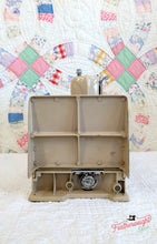 Load image into Gallery viewer, Singer Featherweight 221 Sewing Machine, TAN ES876***