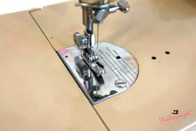 Load image into Gallery viewer, Singer Featherweight 221 Sewing Machine, TAN ES876***
