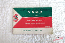 Load image into Gallery viewer, Singer Featherweight 221K Sewing Machine, WHITE EV942***