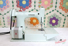Load image into Gallery viewer, Singer Featherweight 221K Sewing Machine, WHITE EV942***