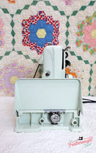 Load image into Gallery viewer, Singer Featherweight 221K Sewing Machine, WHITE EV942***
