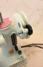 Load image into Gallery viewer, Singer Featherweight 221 Sewing Machine, WHITE FA128***