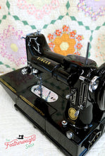 Load image into Gallery viewer, Singer Featherweight 222K Sewing Machine EK62883*