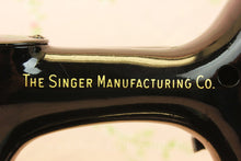 Load image into Gallery viewer, Singer Featherweight 222K Sewing Machine EL6850**
