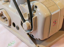Load image into Gallery viewer, Motor Pulley, Singer Featherweight 221K 221K7, 221J (New)