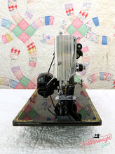 Load image into Gallery viewer, Singer Featherweight 221K Sewing Machine EL539***