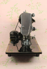 Load image into Gallery viewer, Singer Featherweight 222K Sewing Machine EM601***