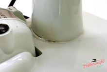 Load image into Gallery viewer, Singer Featherweight 221K Sewing Machine, WHITE EV993***