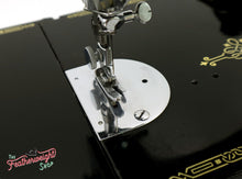 Load image into Gallery viewer, Singer Featherweight 221 Sewing Machine, AH981***